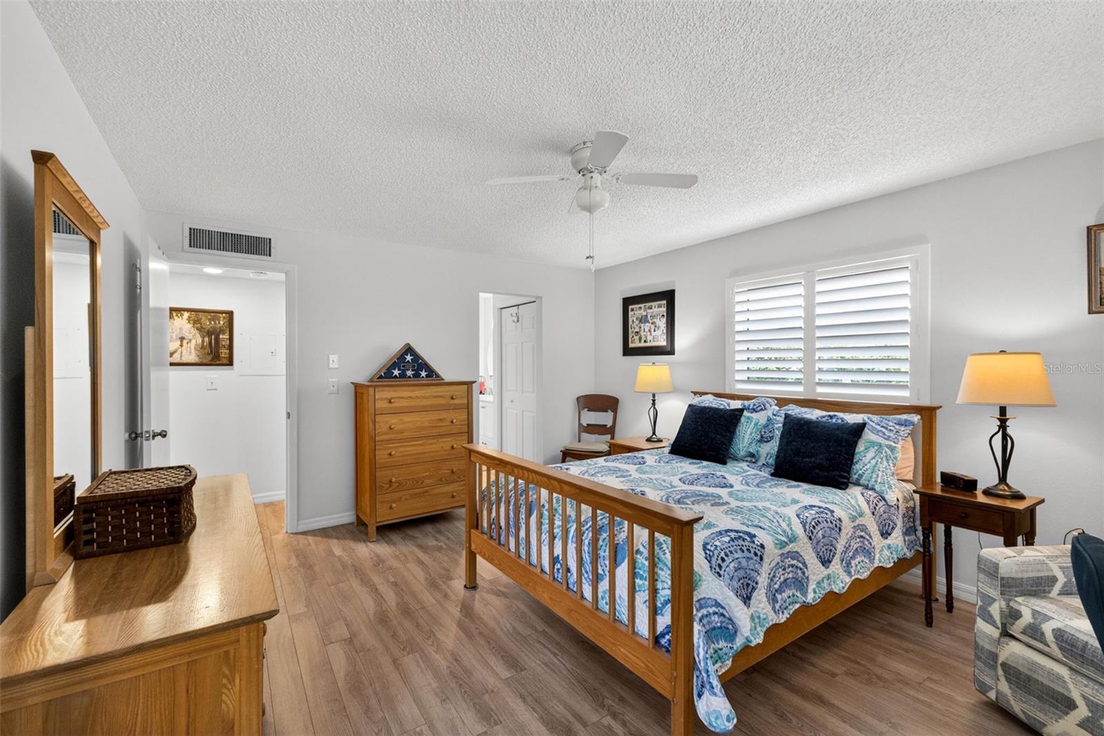 MISSION LAKES - Residential