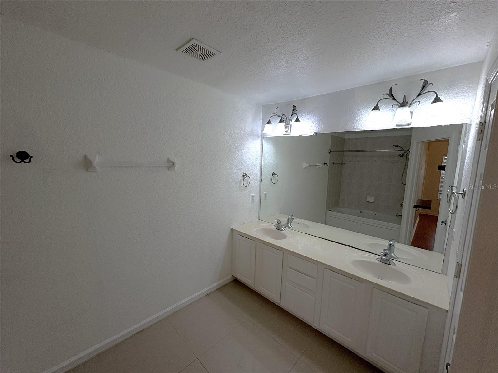 STONEBRIDGE LAKES PH 19 - Residential Lease