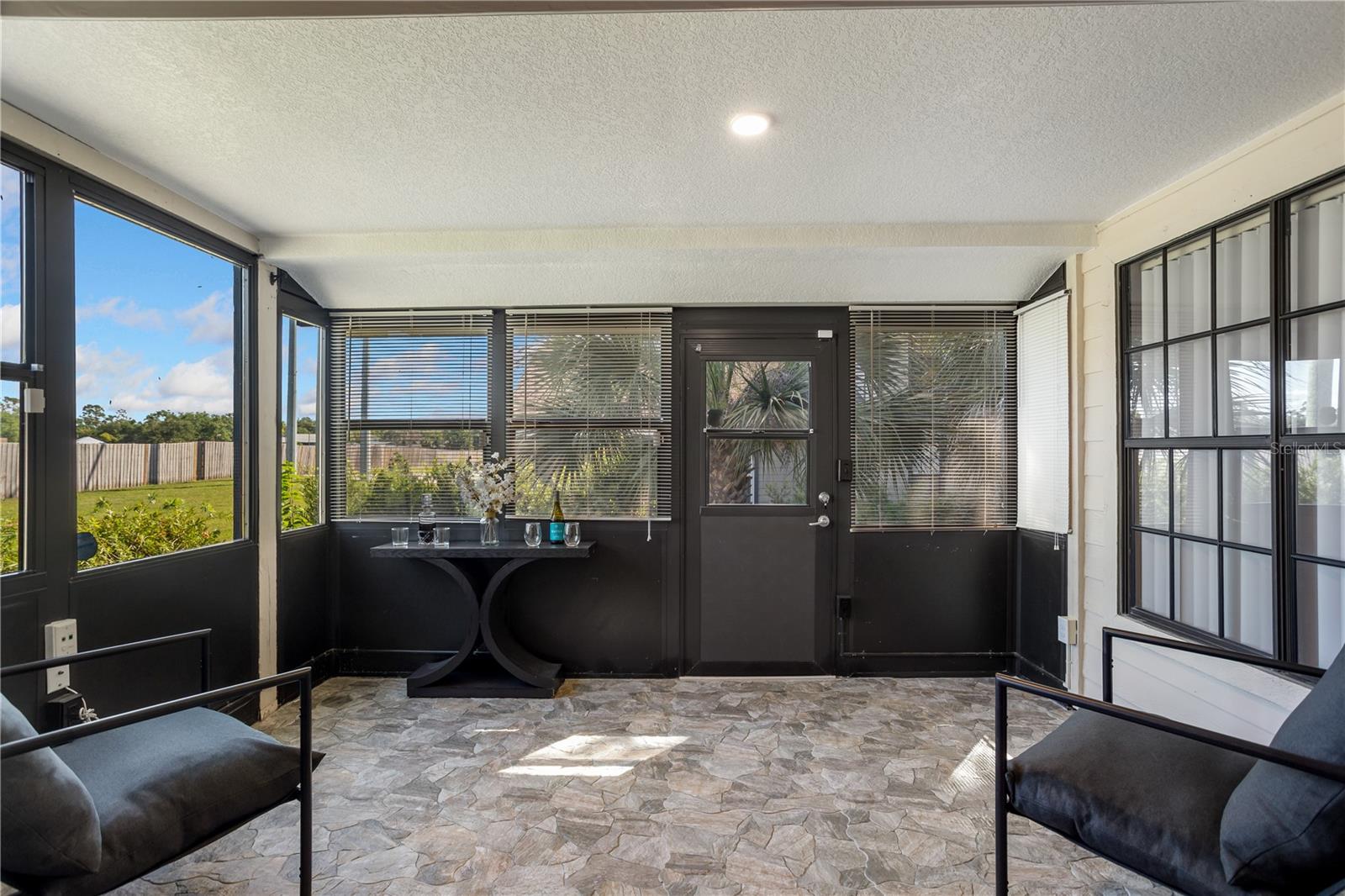 COUNTRY CREEK - Residential