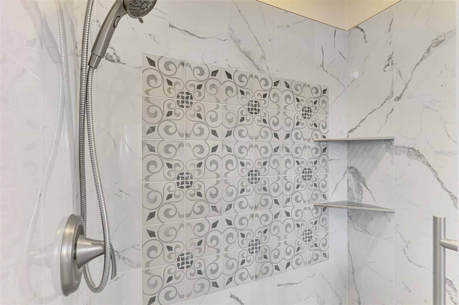 RIVERWOOD - Residential