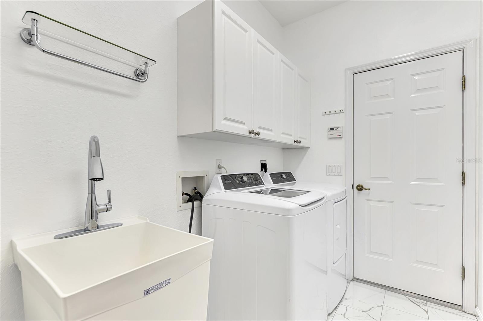 RIVERWOOD - Residential