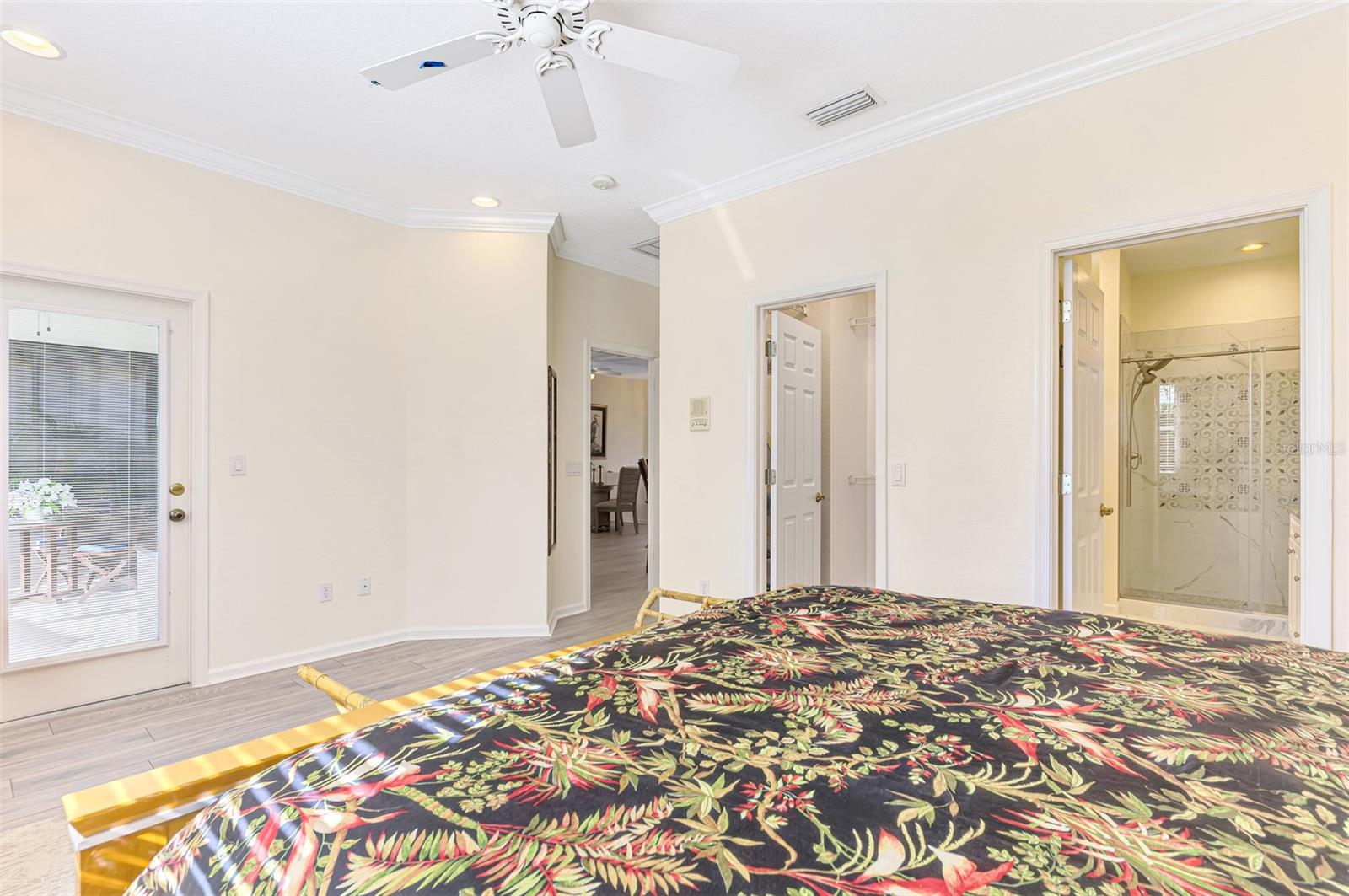 RIVERWOOD - Residential