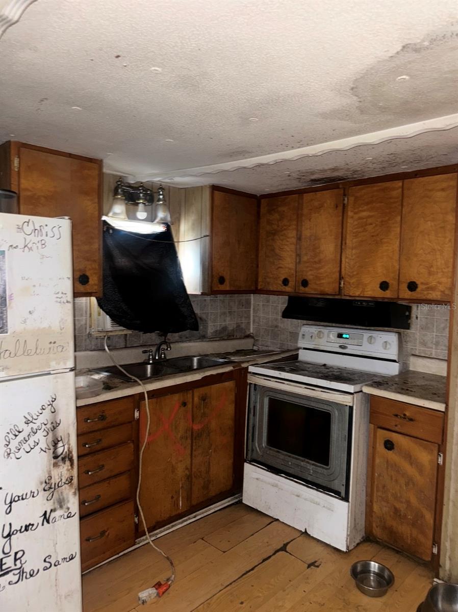 1815 SUNNY PALM DRIVE