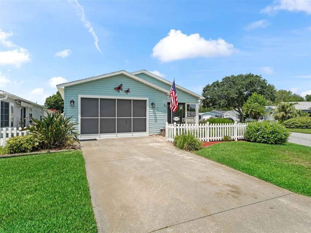 Photo of 220 Estrada Place, The Villages, FL 32159 (MLS # G5099622)
