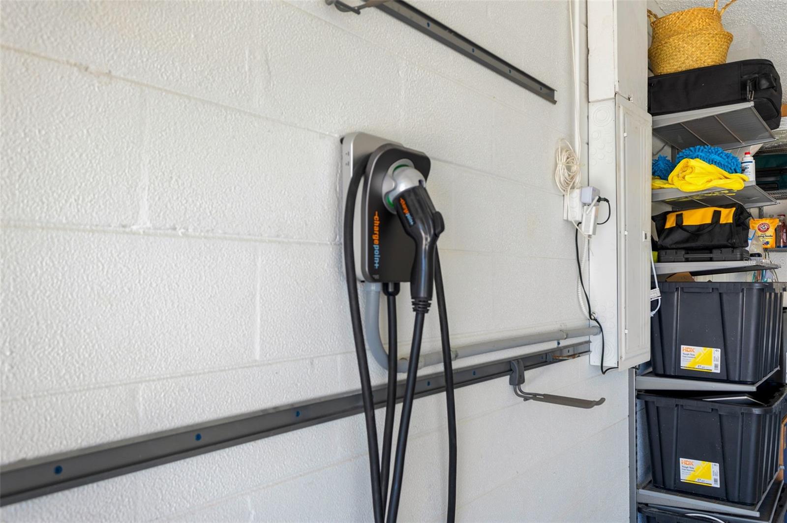 OVERLOOK DRIVE ESTATE - Residential