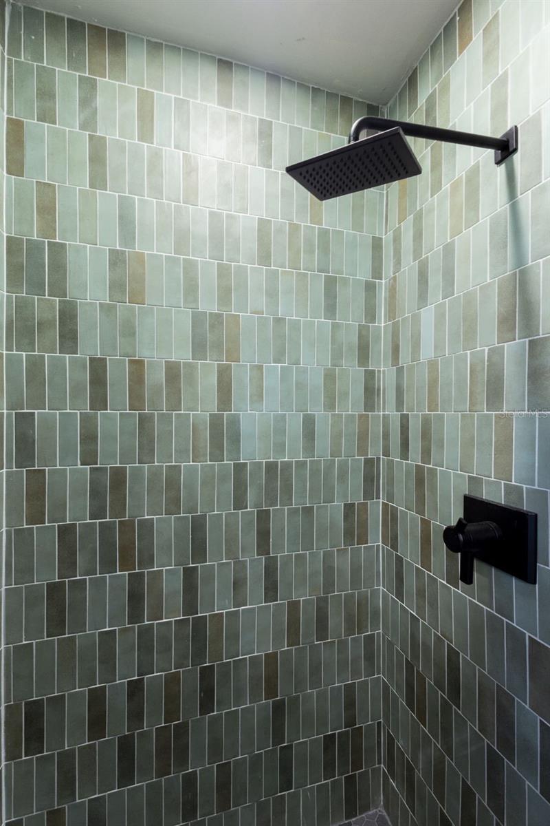 OVERLOOK DRIVE ESTATE - Residential