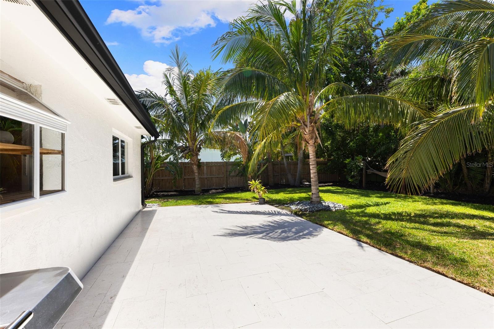 OVERLOOK DRIVE ESTATE - Residential