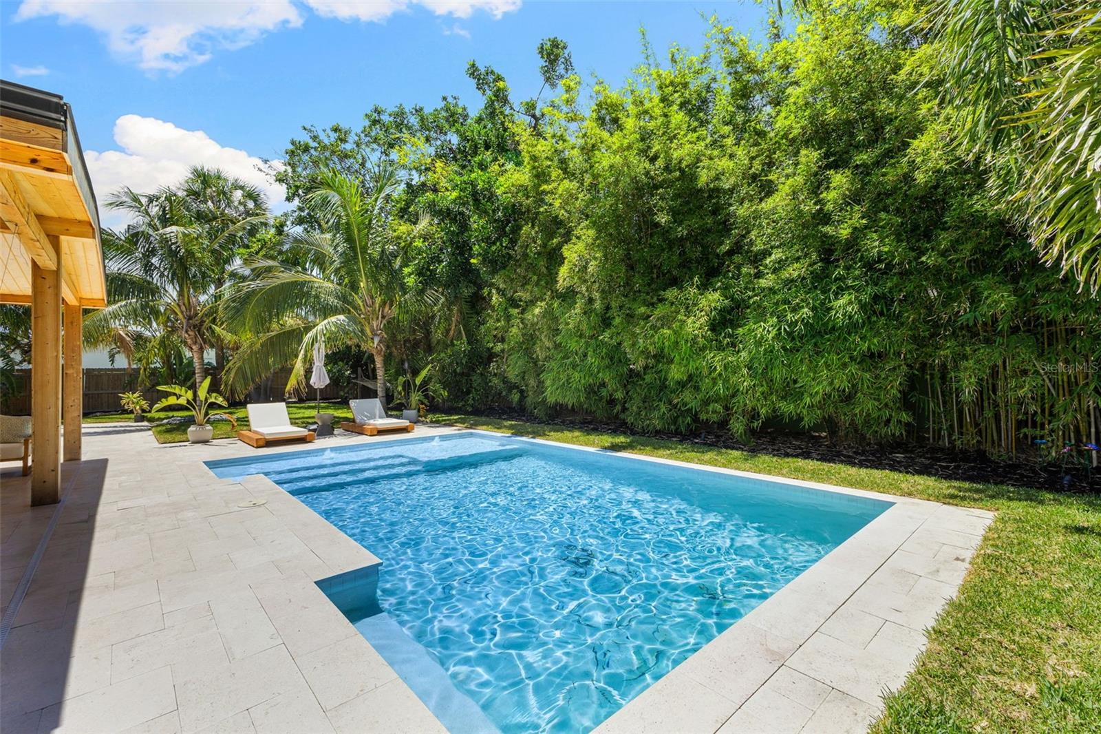 OVERLOOK DRIVE ESTATE - Residential