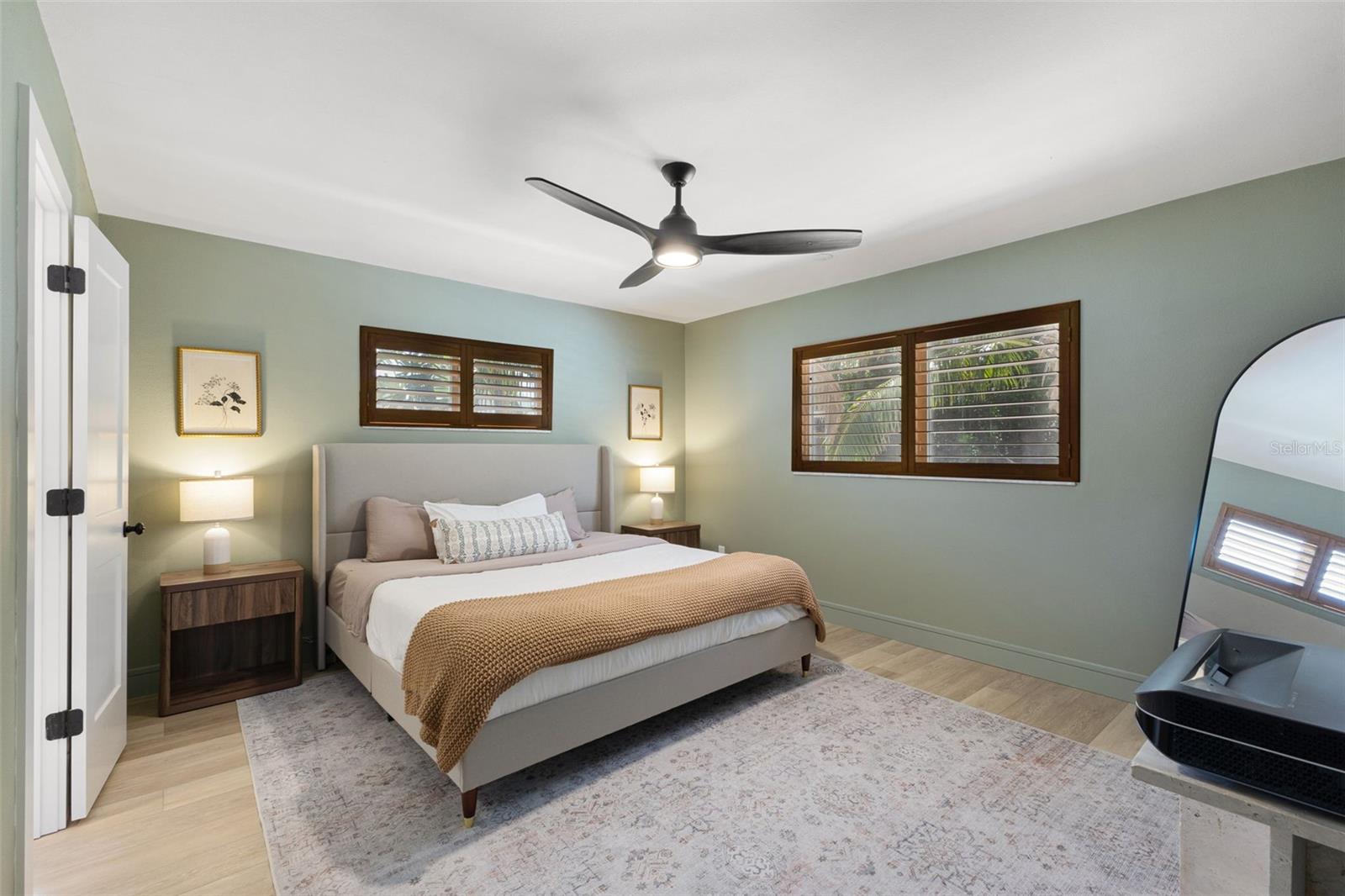 OVERLOOK DRIVE ESTATE - Residential