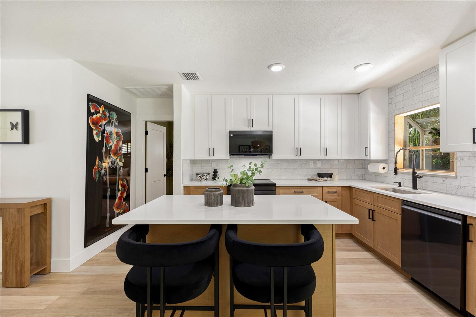 OVERLOOK DRIVE ESTATE - Residential