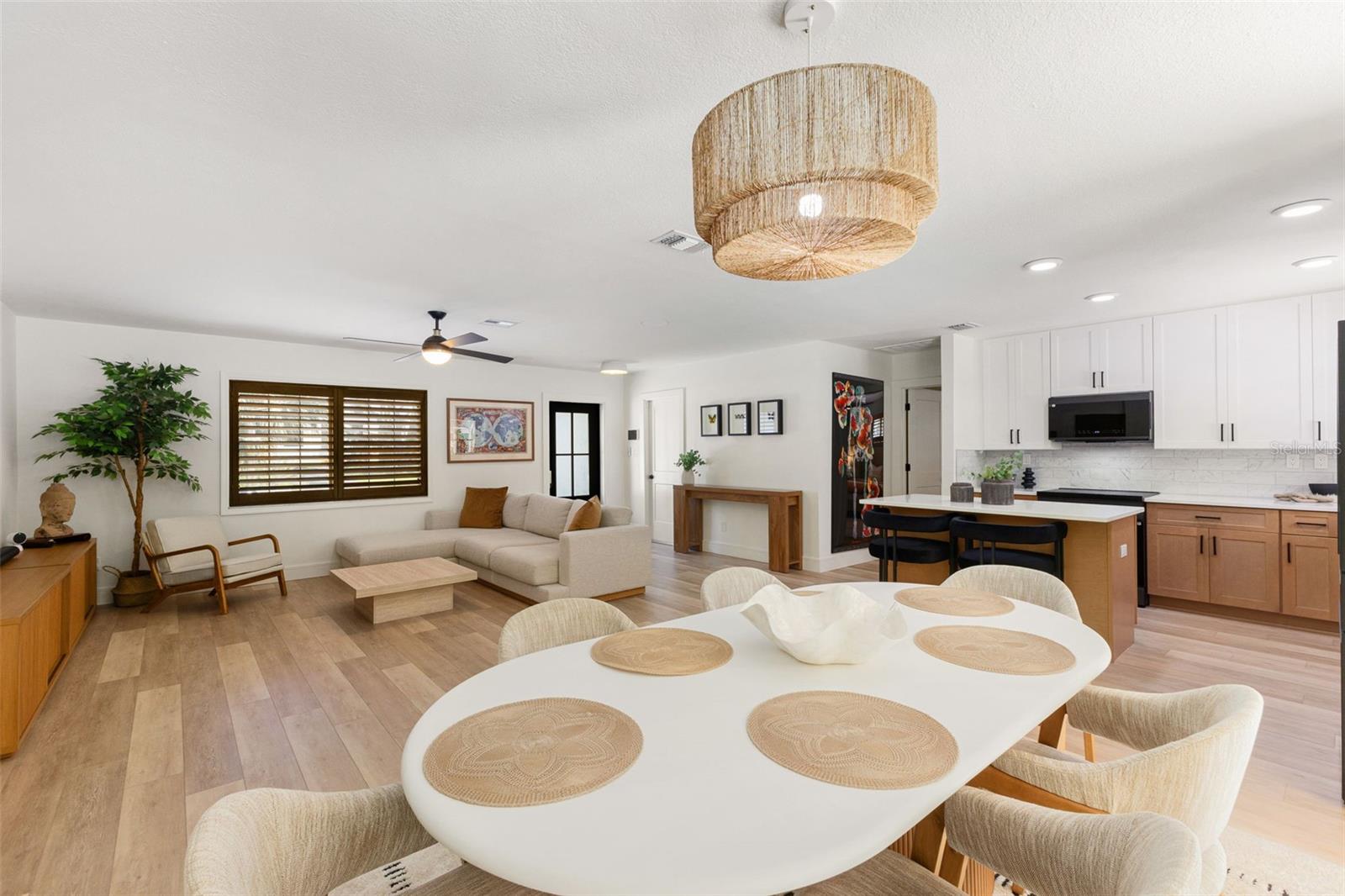 OVERLOOK DRIVE ESTATE - Residential