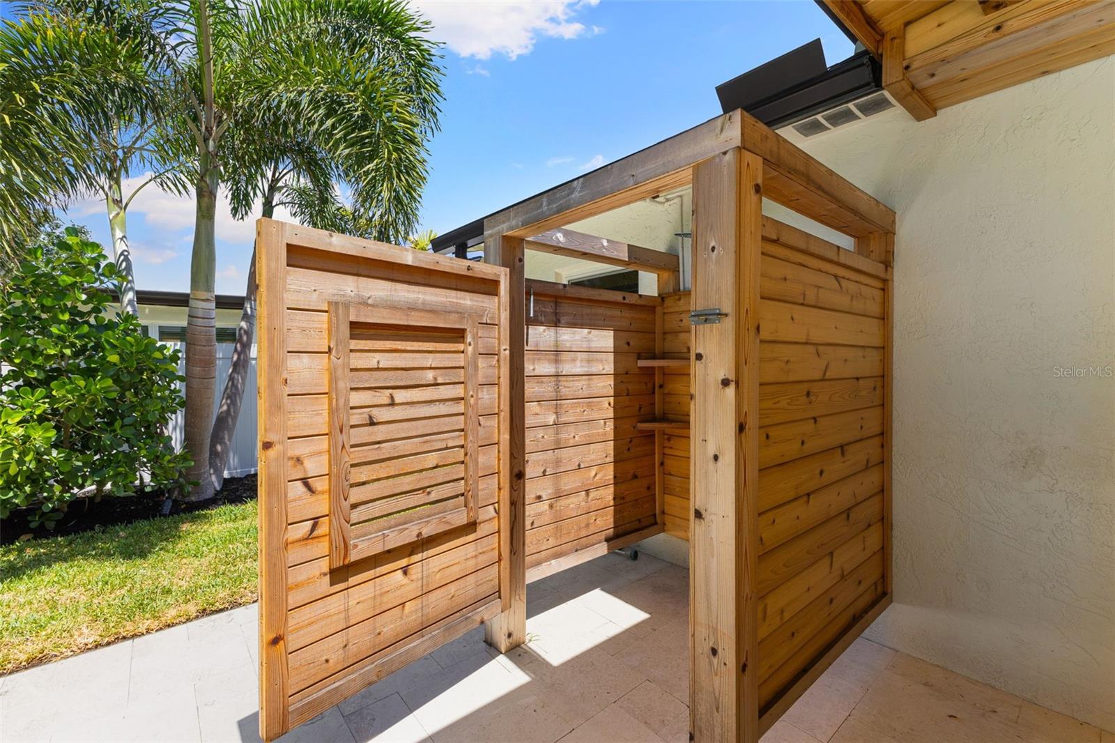 OVERLOOK DRIVE ESTATE - Residential