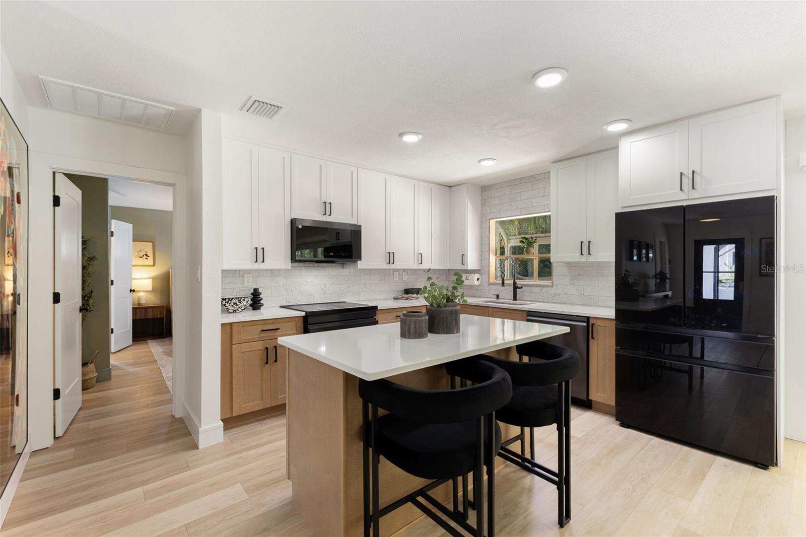 OVERLOOK DRIVE ESTATE - Residential