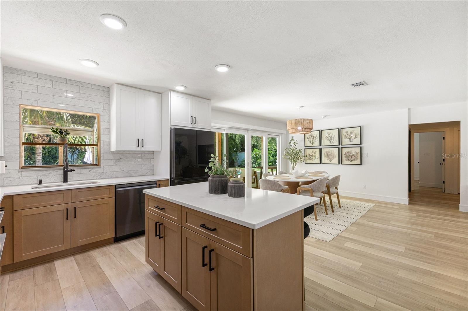 OVERLOOK DRIVE ESTATE - Residential