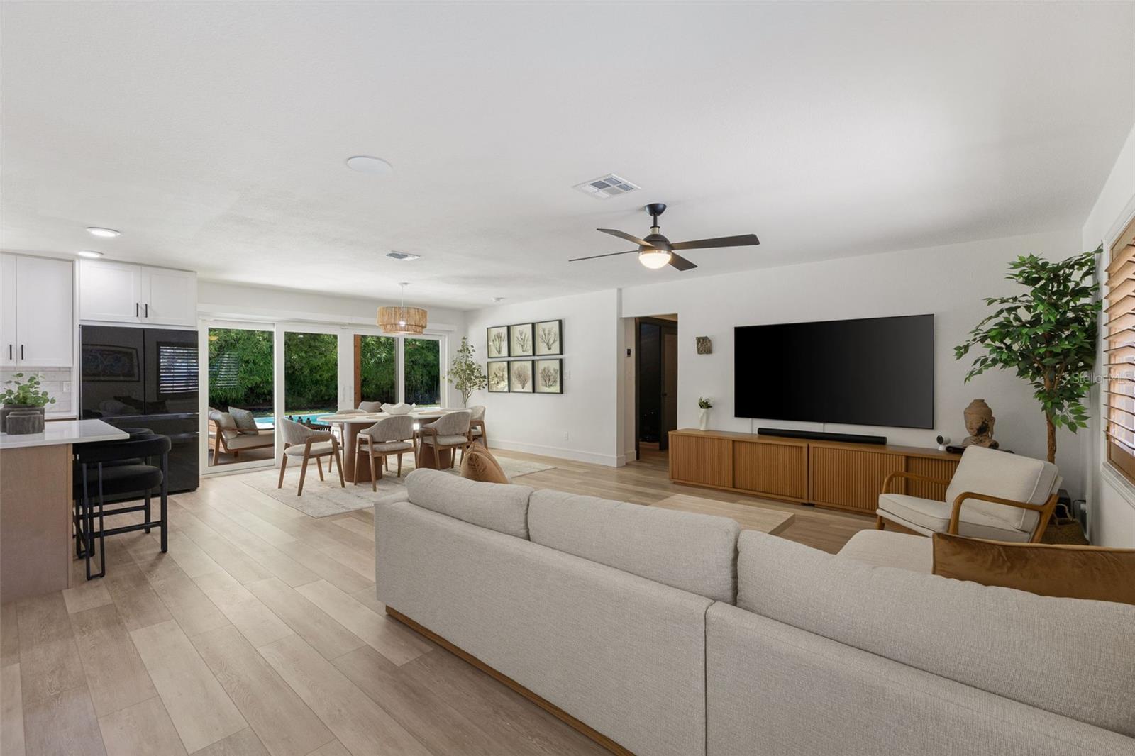 OVERLOOK DRIVE ESTATE - Residential