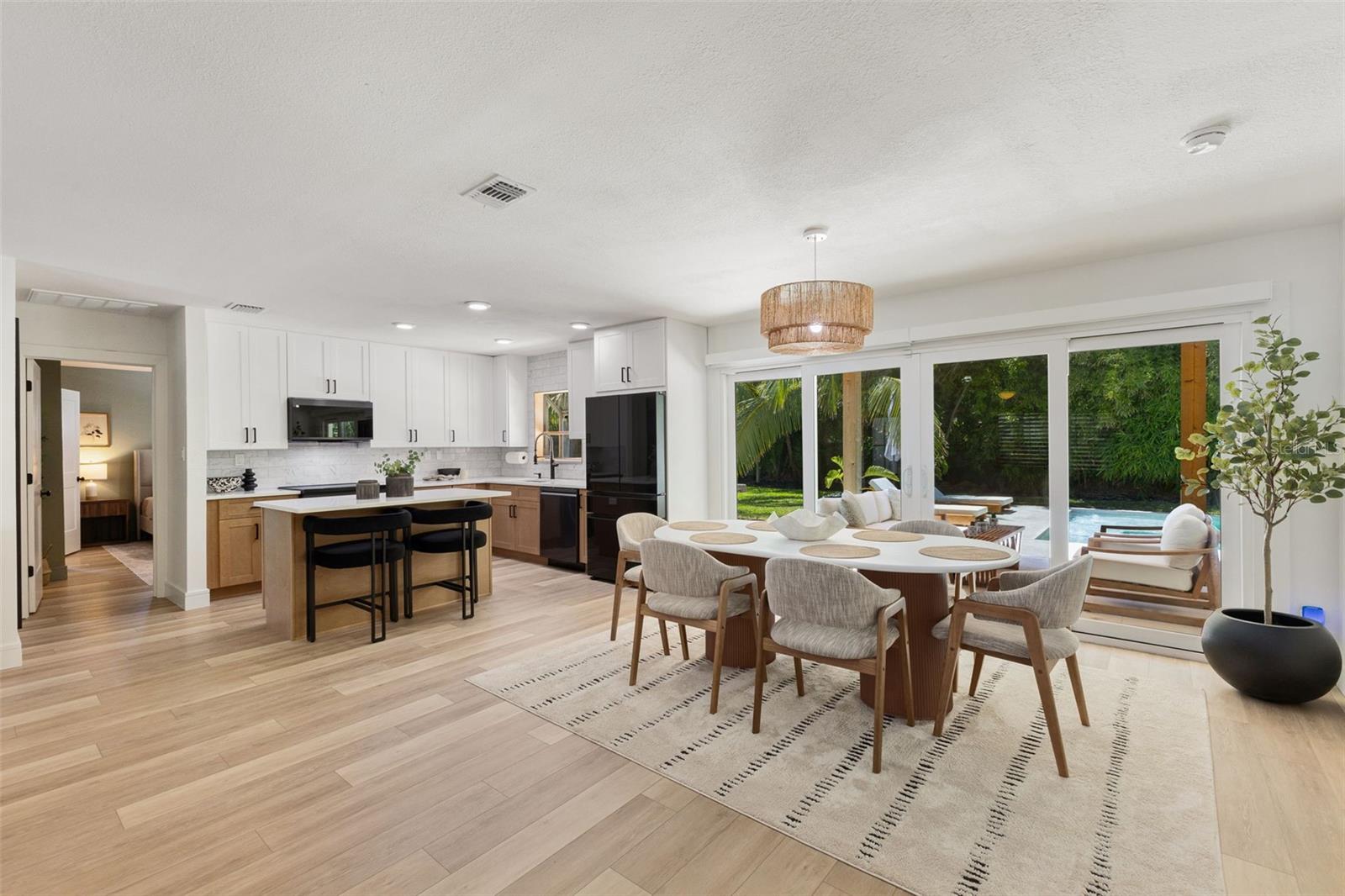 OVERLOOK DRIVE ESTATE - Residential