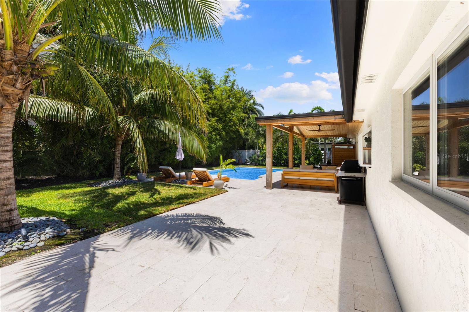 OVERLOOK DRIVE ESTATE - Residential