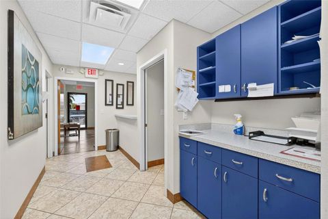 Tiny photo for 501 E North Boulevard, Leesburg, FL 34748 (MLS # OM721532)