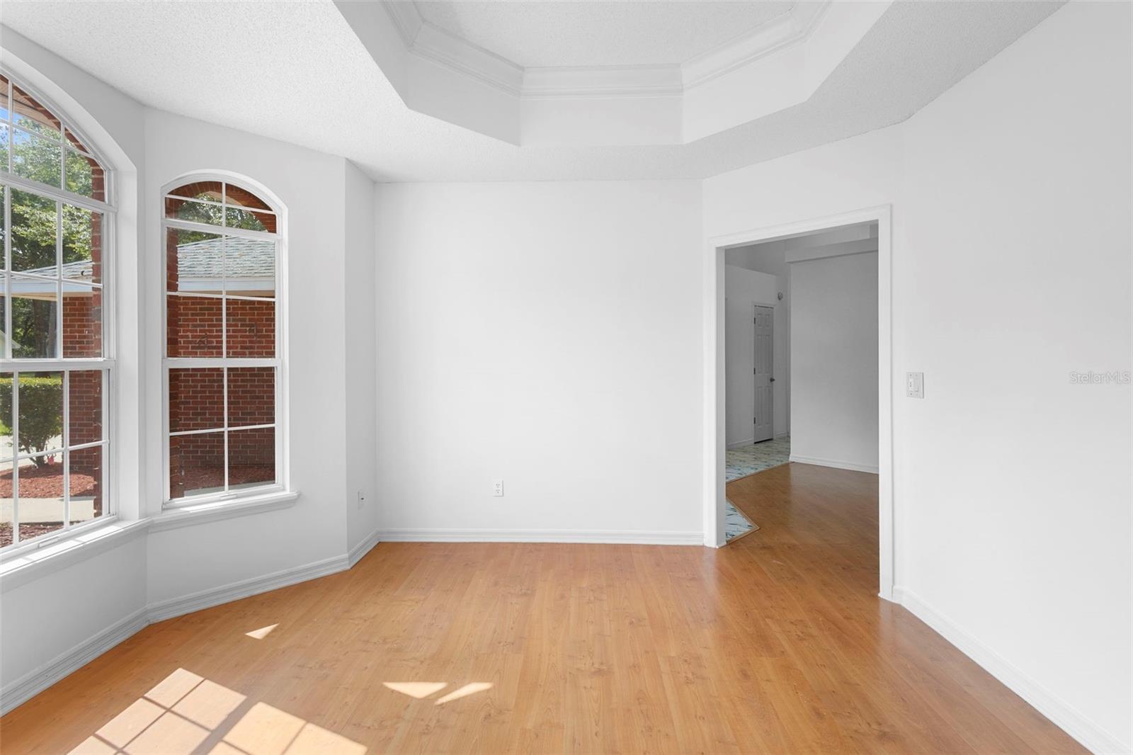 802 ROYAL OAK COURT
