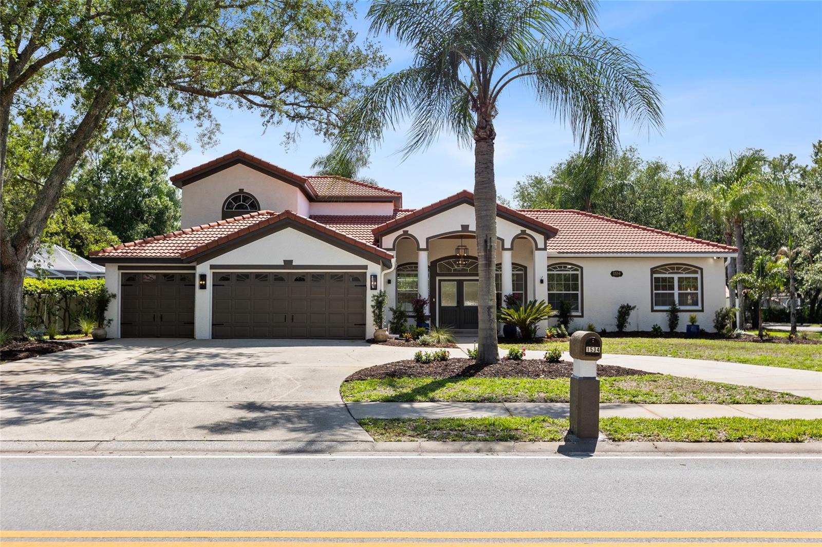 1534 E LAKE WOODLANDS PARKWAY