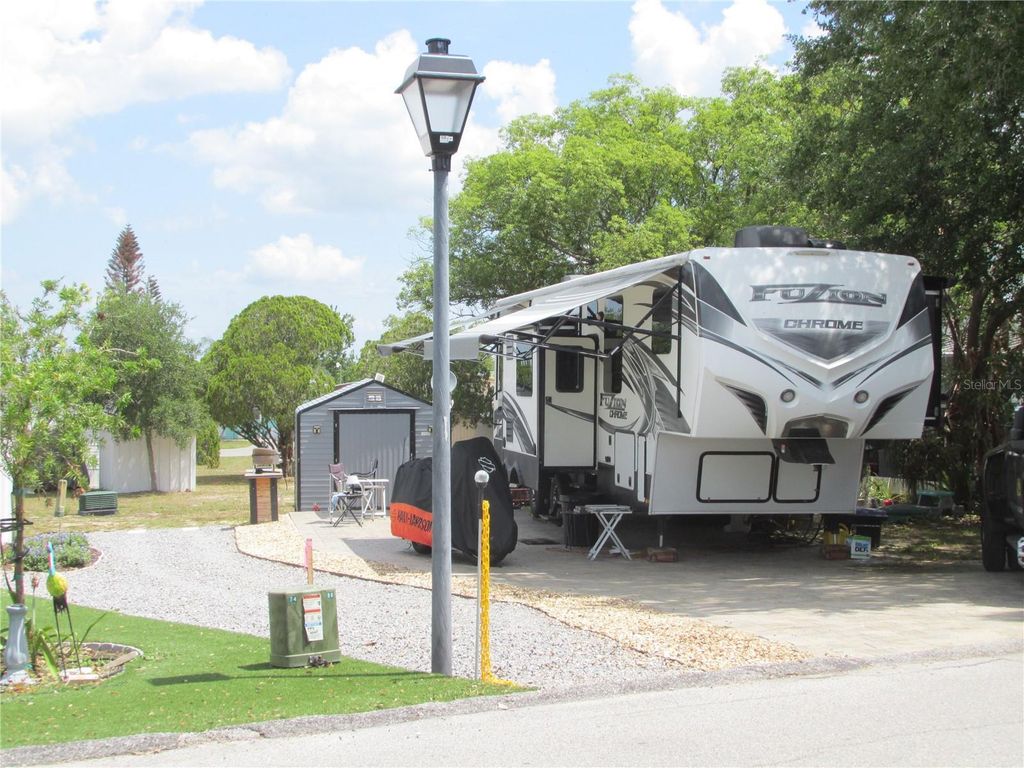 Photo of 16 Saddlebag Trail S, Lake Wales, FL 33898 (MLS # K4903466)