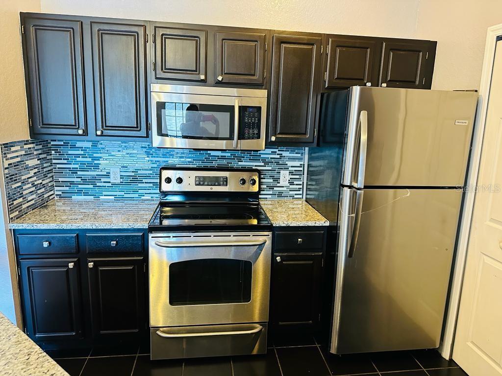 FOUNTAINS/METRO WEST - Residential Lease