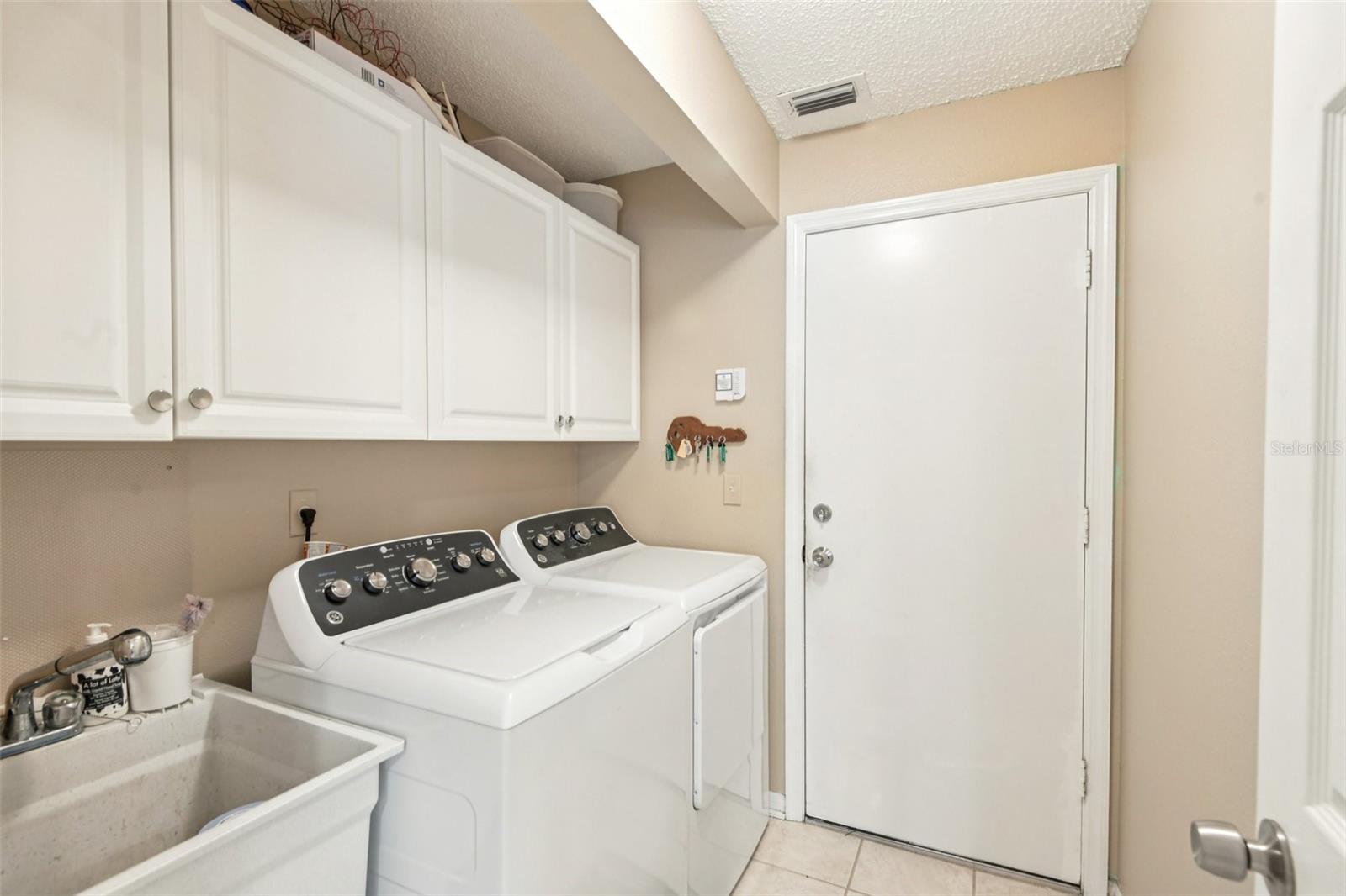 SUN CITY CENTER UNIT 162 PH - Residential