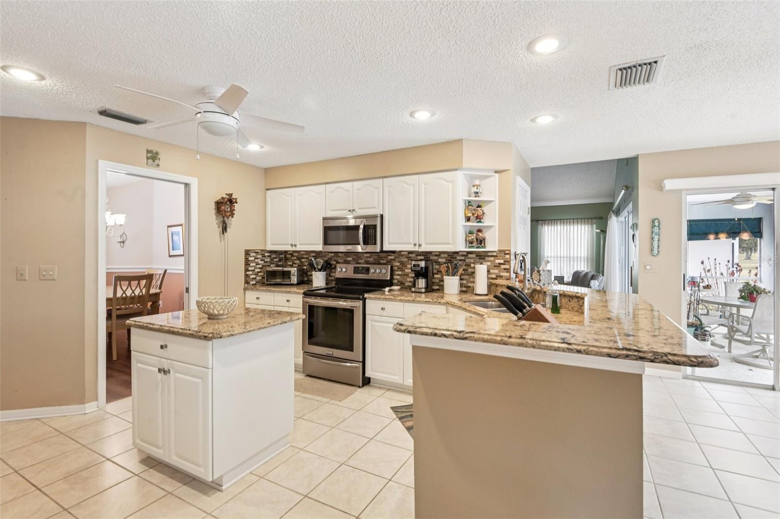 SUN CITY CENTER UNIT 162 PH - Residential