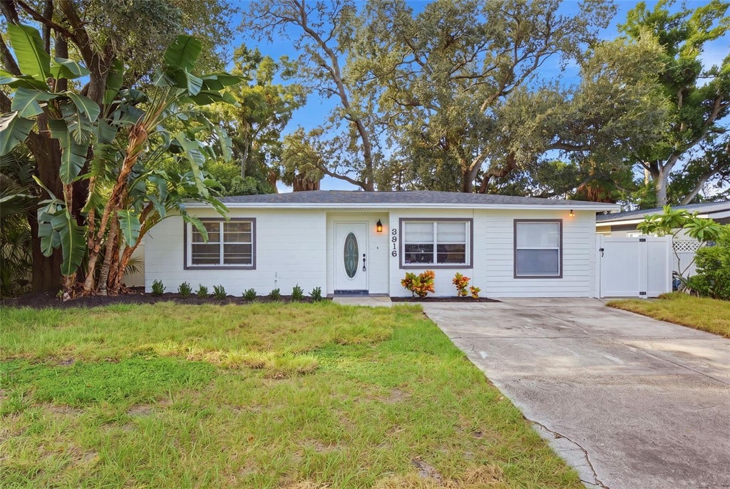 Photo of 3916 W North A Street, Tampa, FL 33609 (MLS # TB8549494)