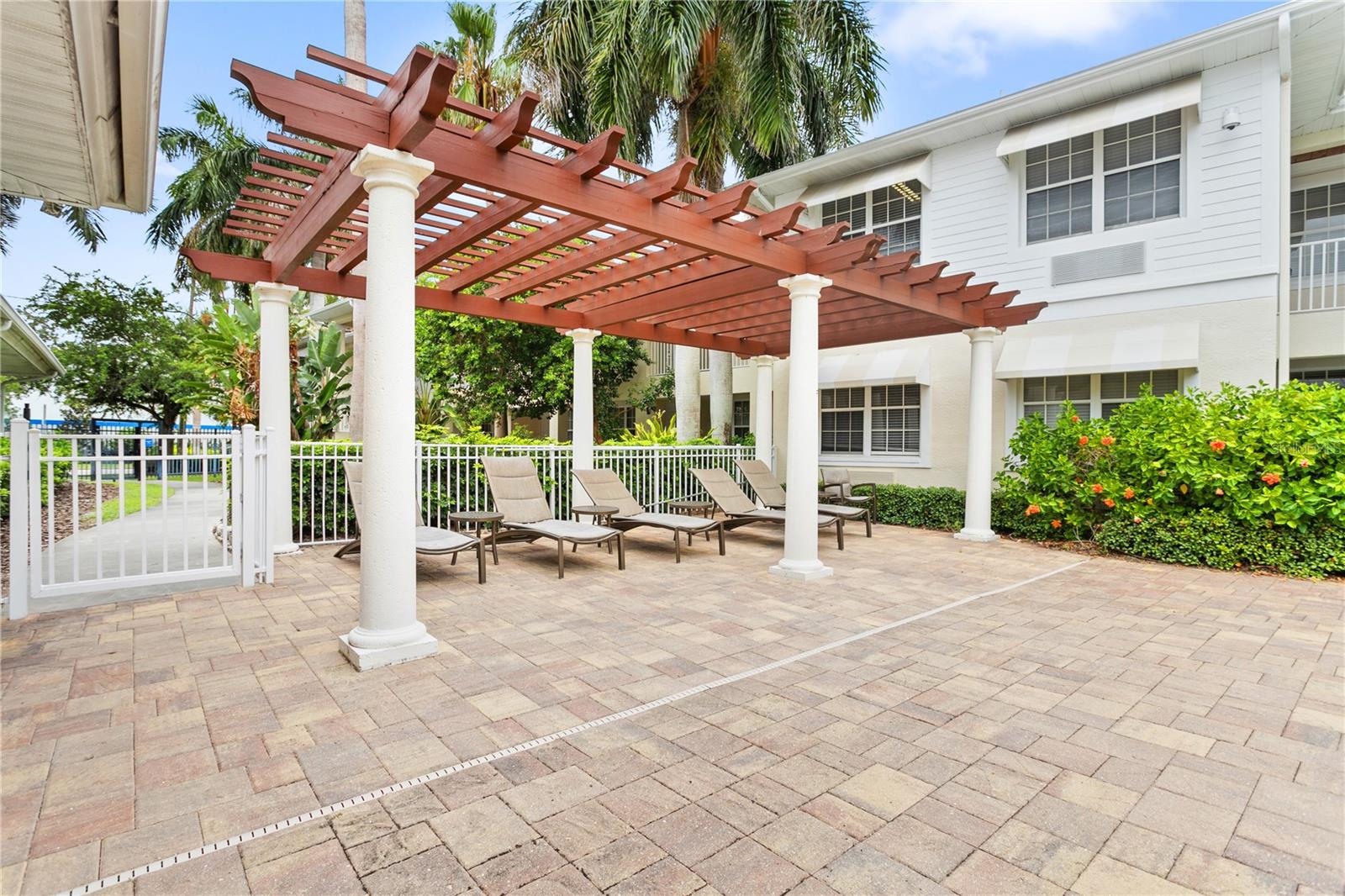 ACADEMY RESORT LODGE - Residential