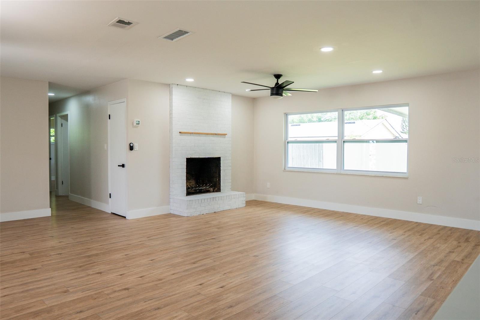 3425 FERNDELL DRIVE