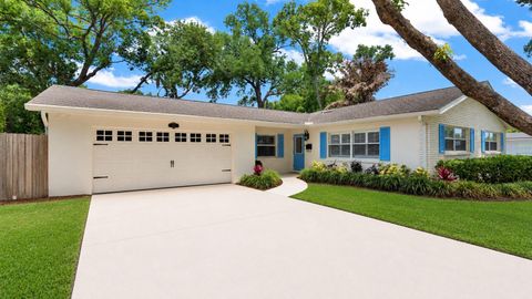 Photo of 1761 Tippicanoe Trail, Maitland, FL 32751 (MLS # O6405841)