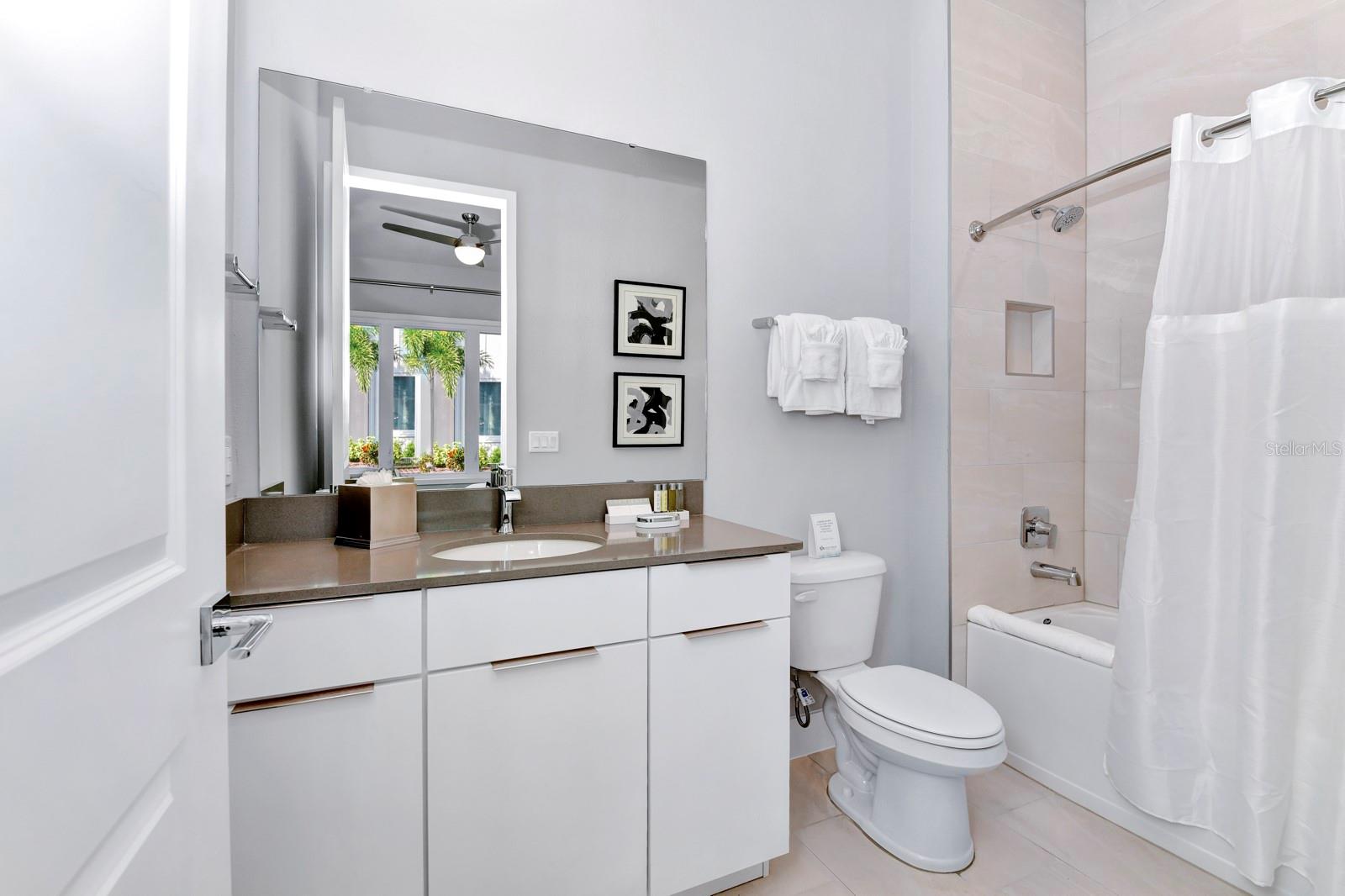 SPECTRUM AT REUNION CONDO PH 6B OR 6379/879 UNIT 7 - Residential Lease