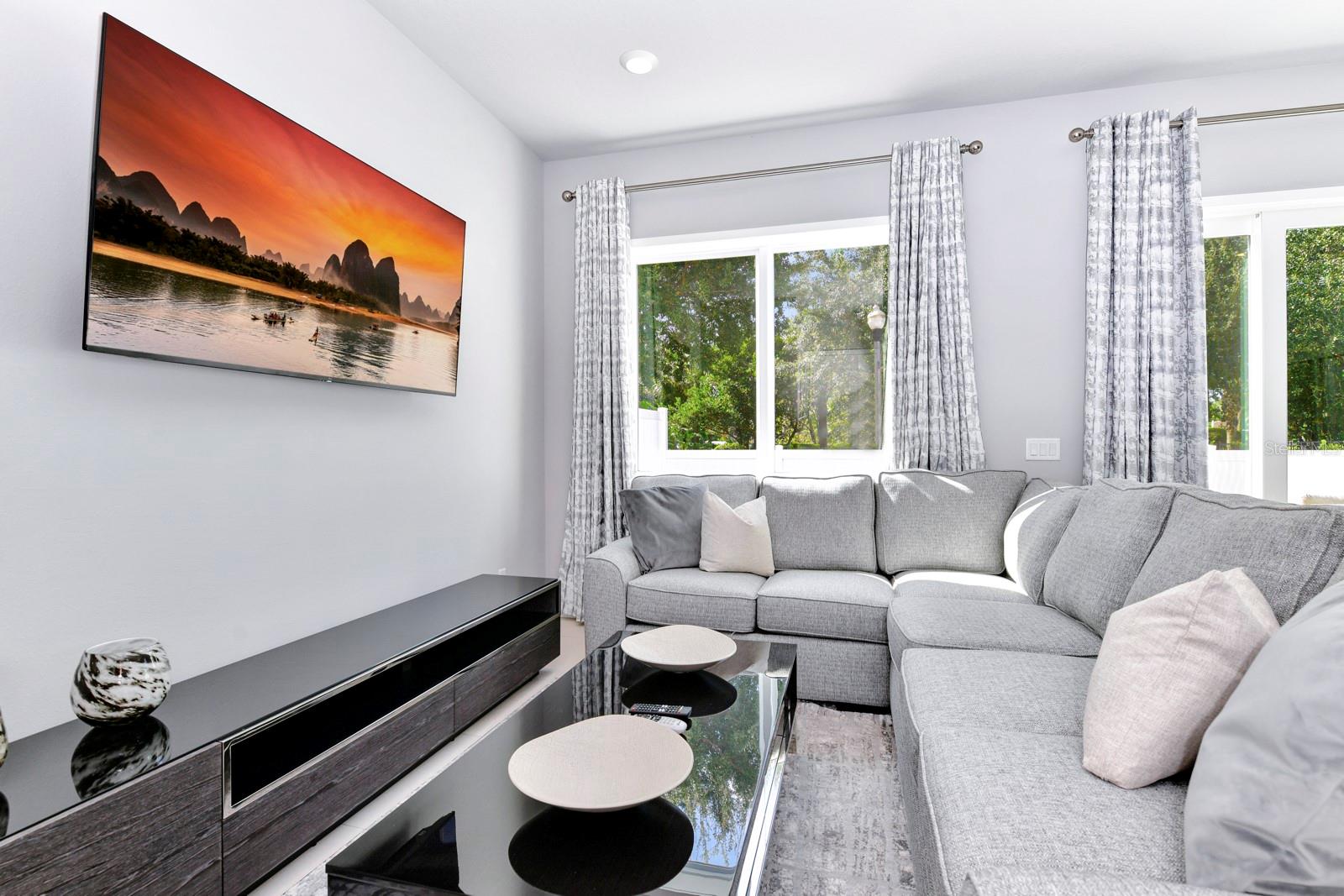 SPECTRUM AT REUNION CONDO PH 6B OR 6379/879 UNIT 7 - Residential Lease