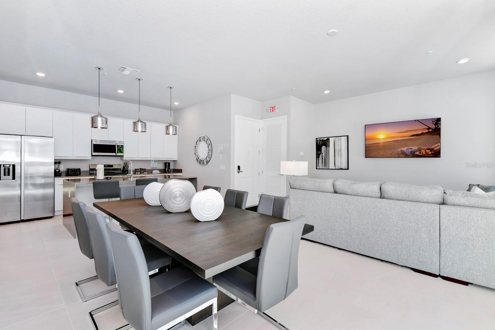 SPECTRUM AT REUNION CONDO PH 6B OR 6379/879 UNIT 7 - Residential Lease