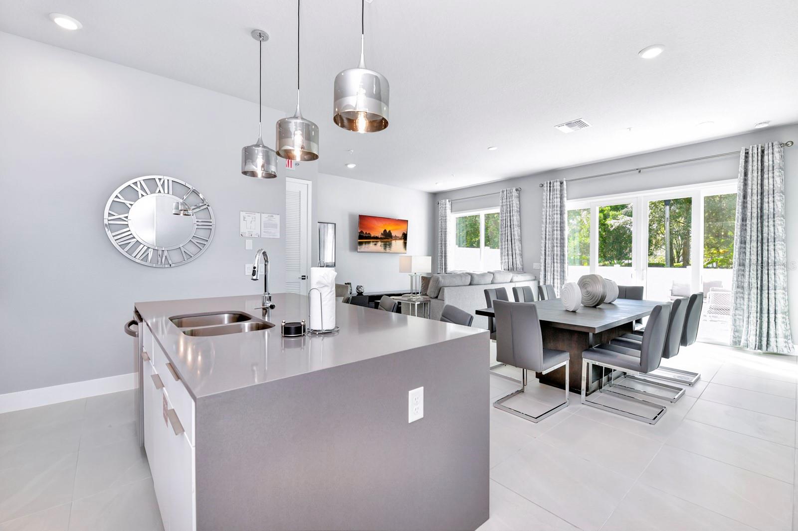 SPECTRUM AT REUNION CONDO PH 6B OR 6379/879 UNIT 7 - Residential Lease