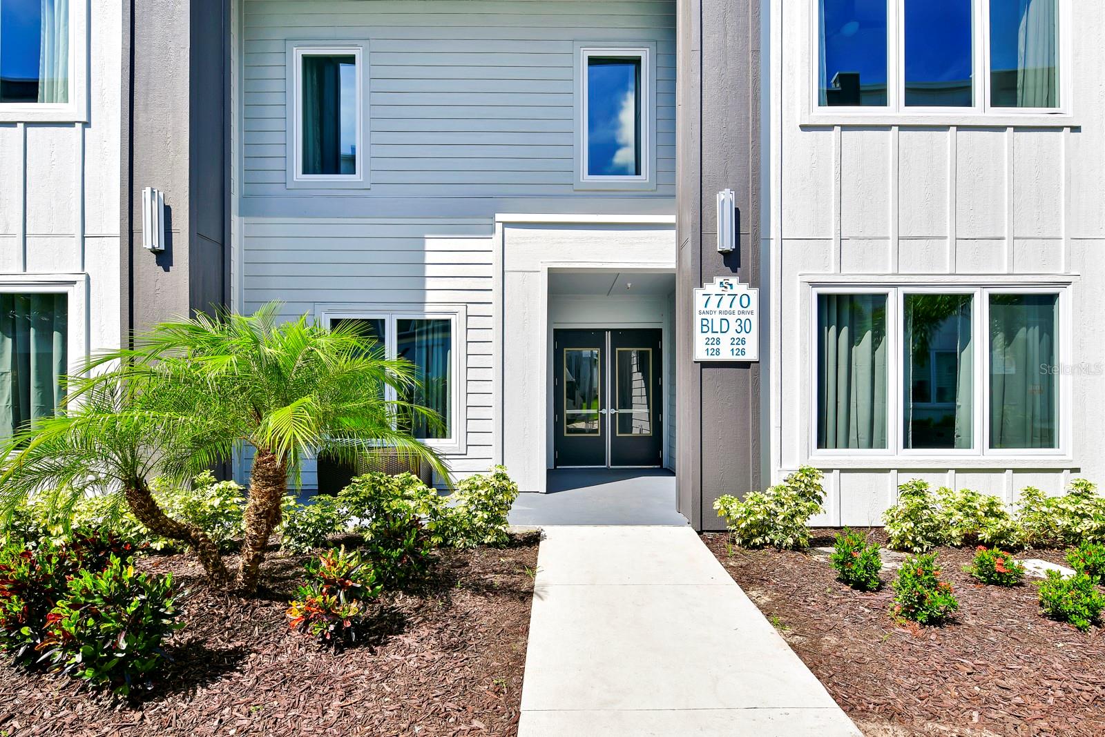 SPECTRUM AT REUNION CONDO PH 6B OR 6379/879 UNIT 7 - Residential Lease