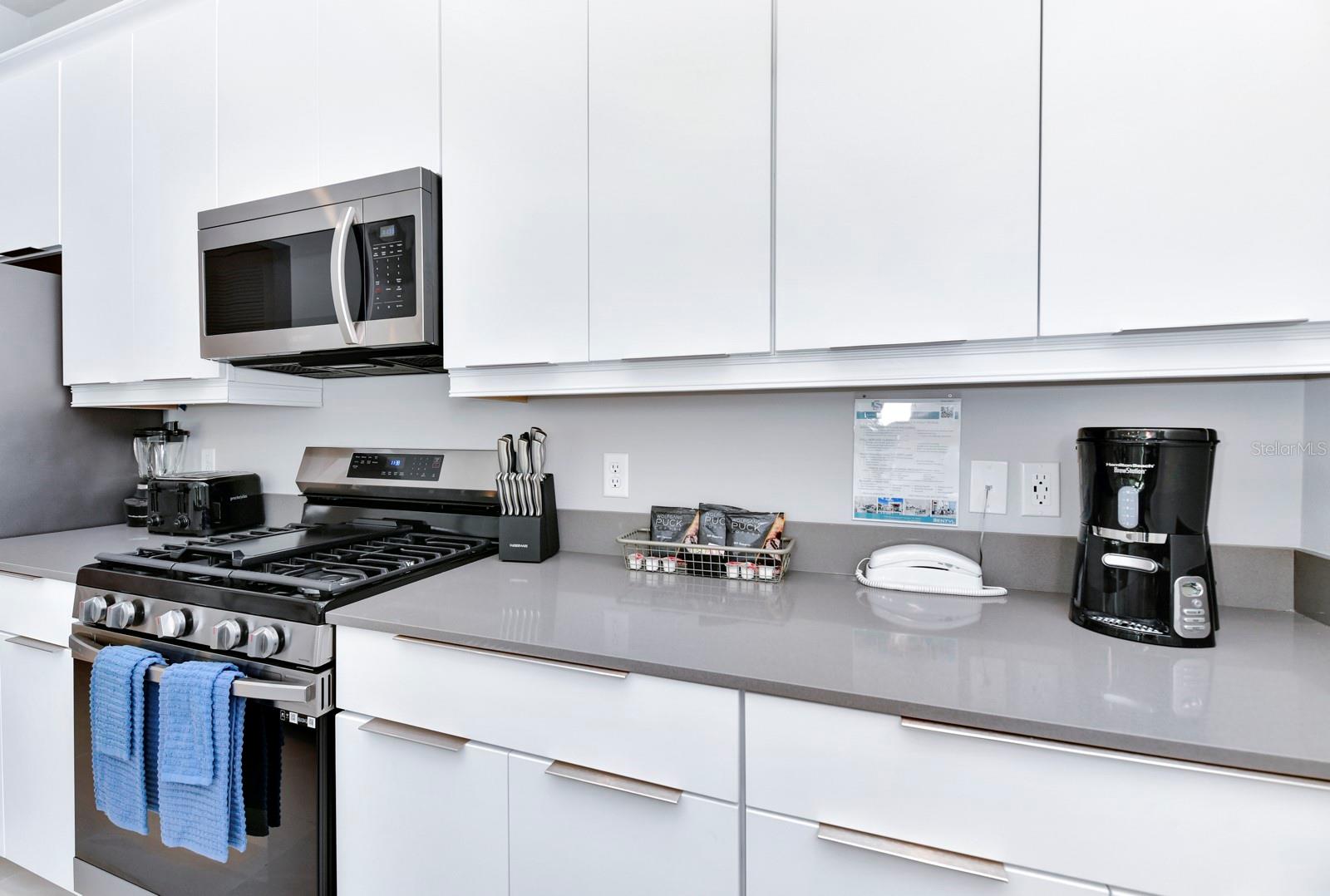 SPECTRUM AT REUNION CONDO PH 6B OR 6379/879 UNIT 7 - Residential Lease