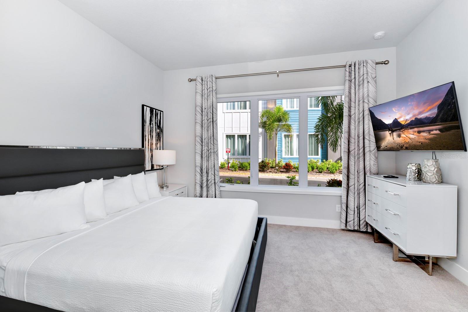 SPECTRUM AT REUNION CONDO PH 6B OR 6379/879 UNIT 7 - Residential Lease