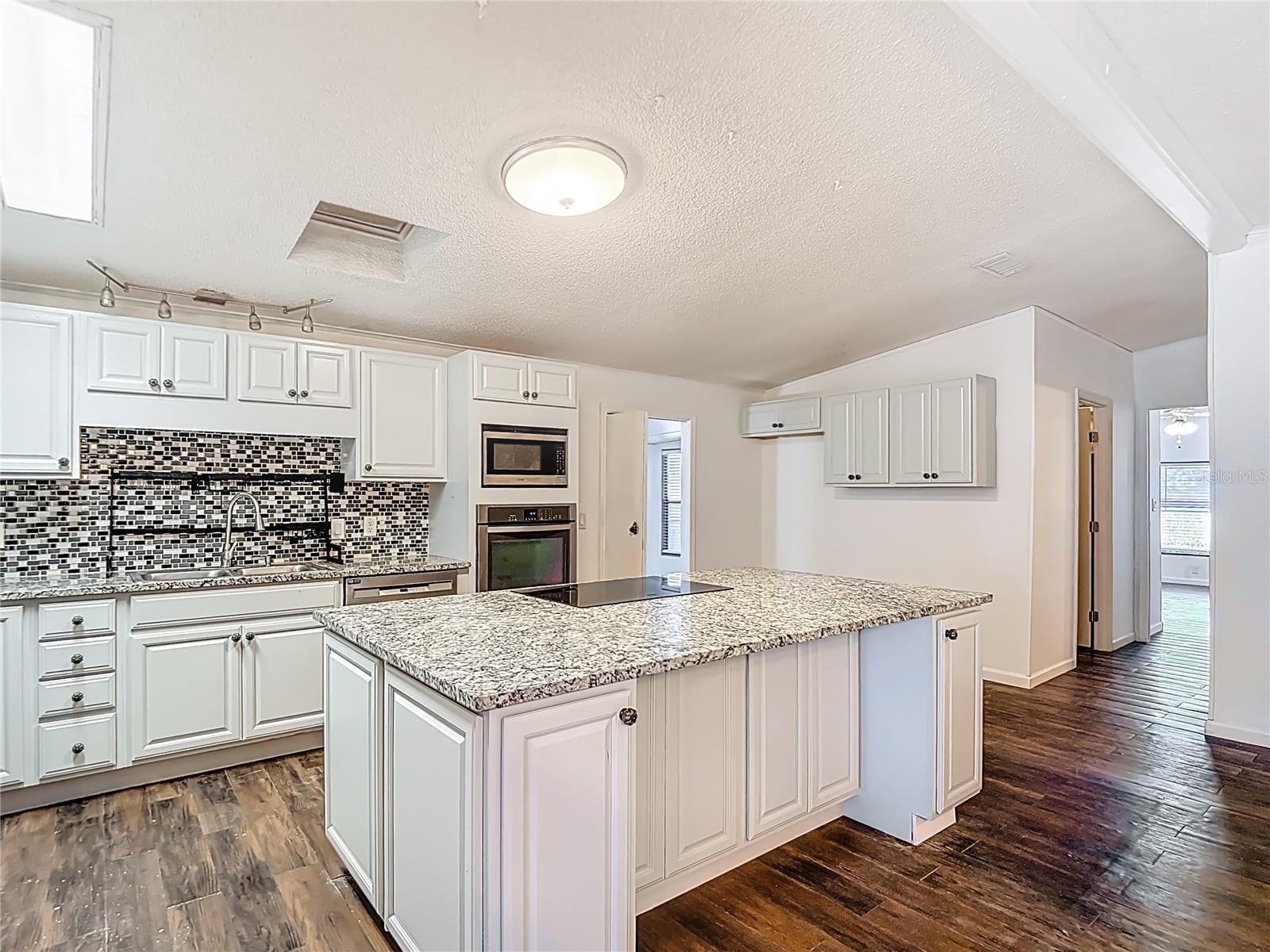 BROOKRIDGE COMM - Residential