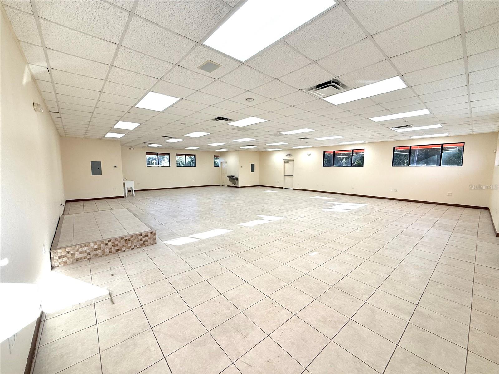 JOLSON OFFICE SUB - Commercial Lease