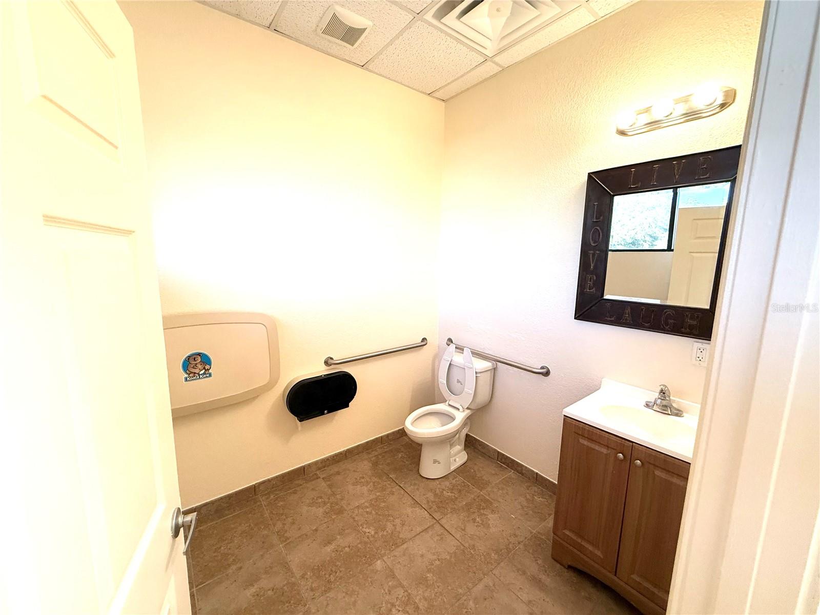 JOLSON OFFICE SUB - Commercial Lease