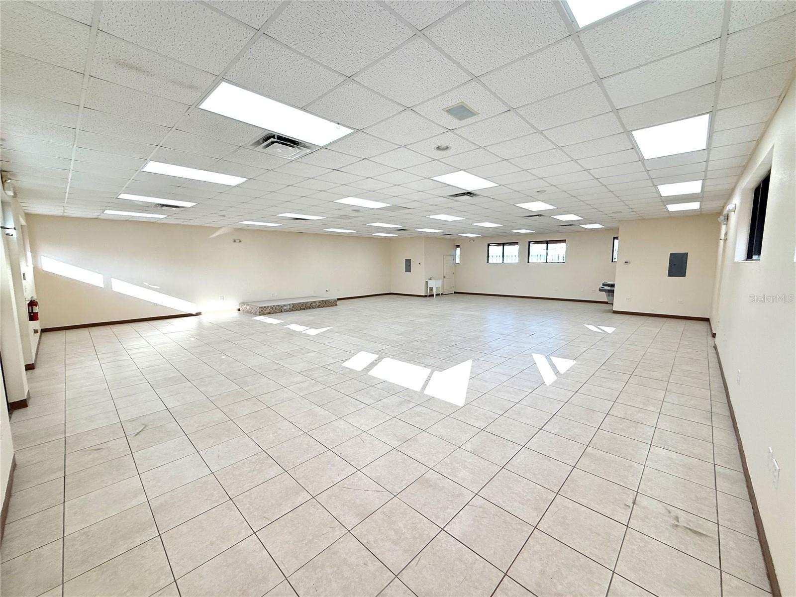 JOLSON OFFICE SUB - Commercial Lease