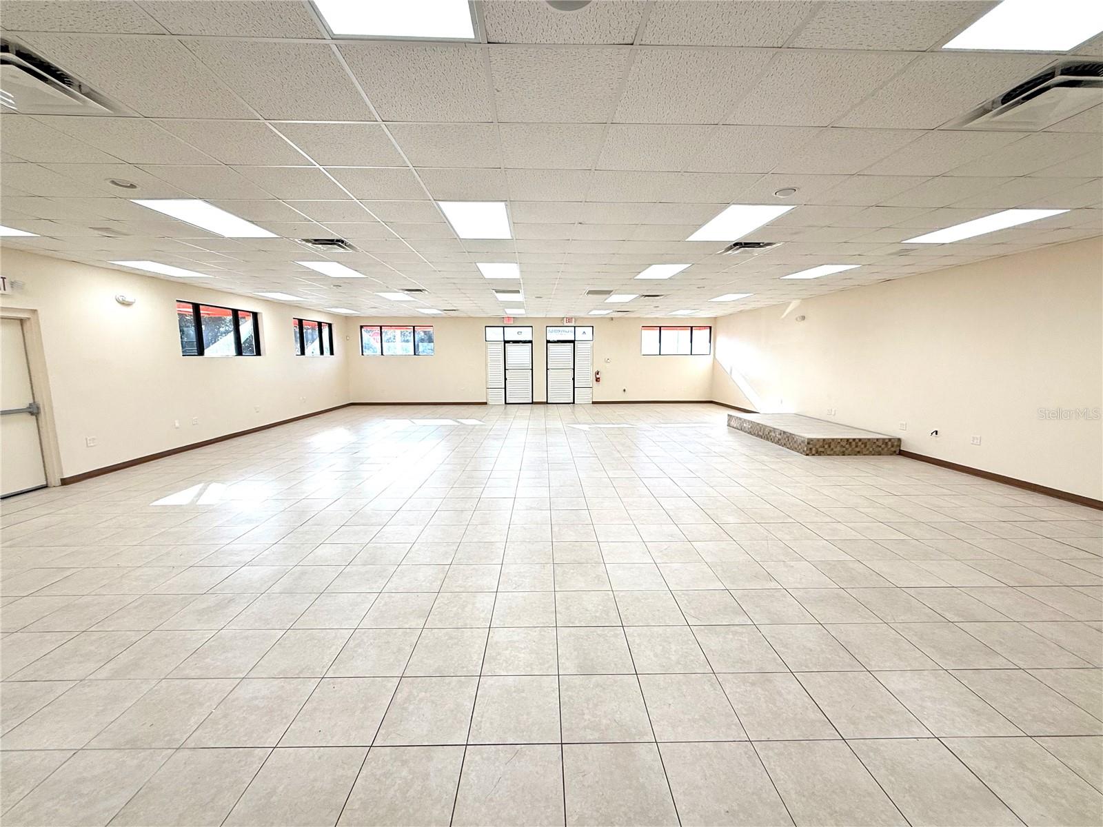 JOLSON OFFICE SUB - Commercial Lease