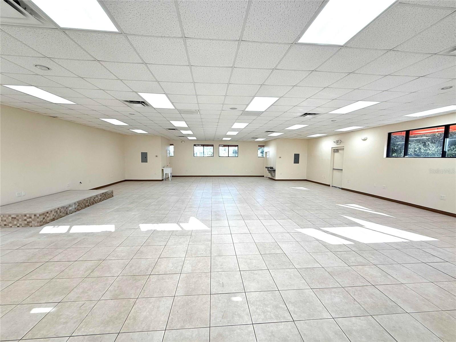 JOLSON OFFICE SUB - Commercial Lease