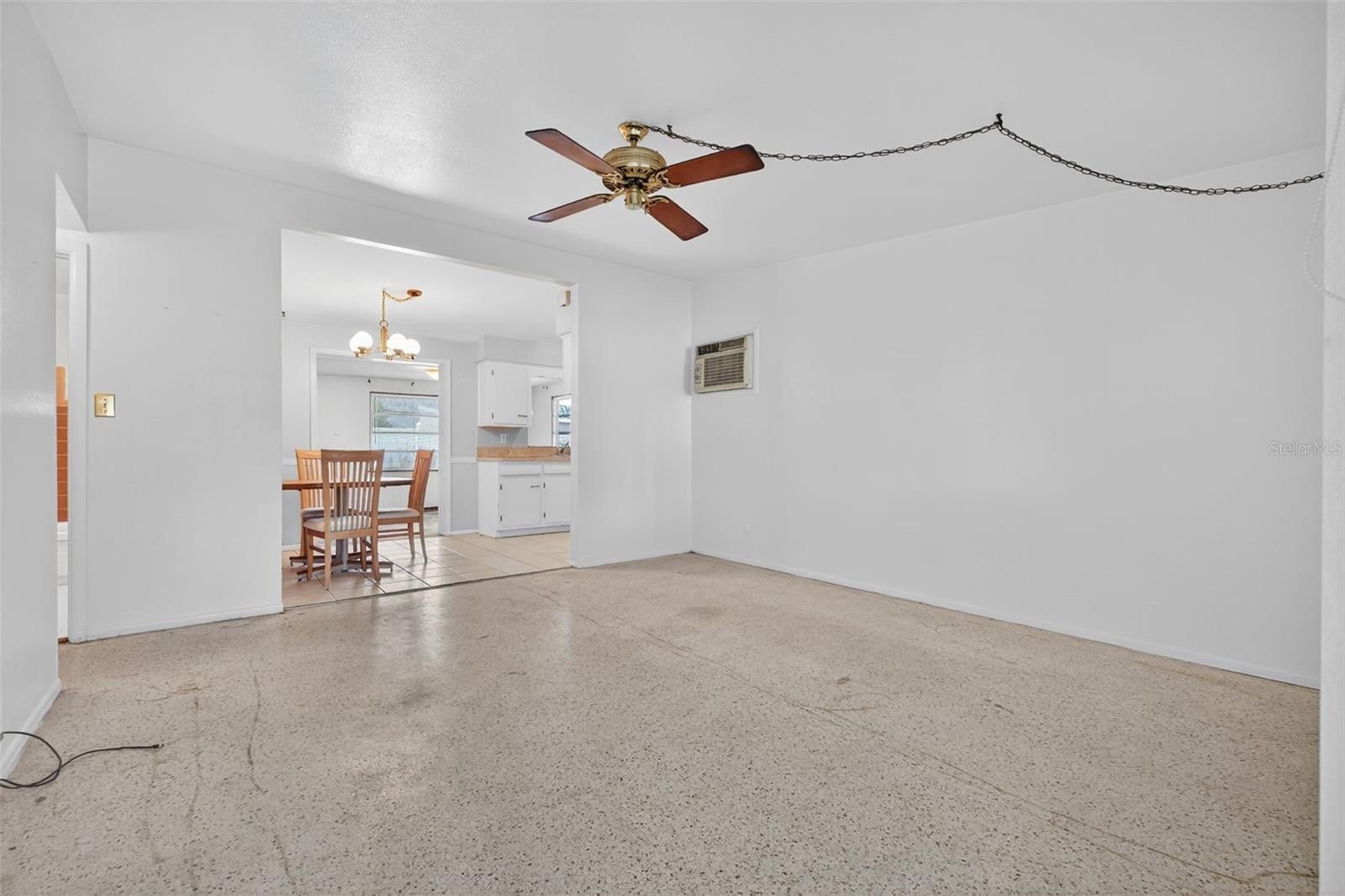 5760 HOBSON STREET NE