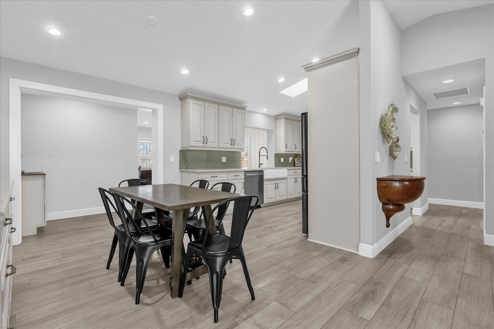 GOLDEN GROVE - Residential