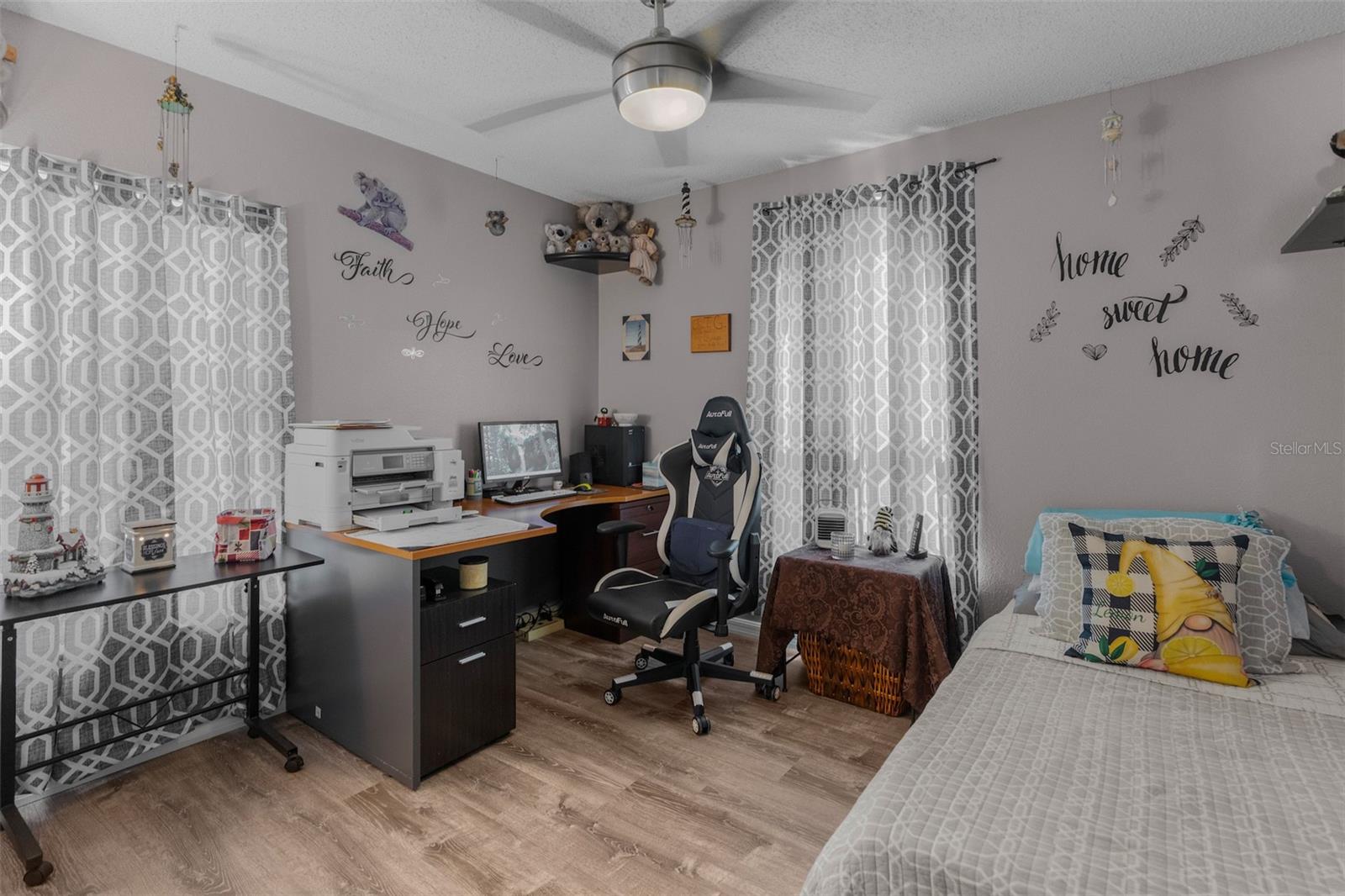 SPRING HILL - Residential