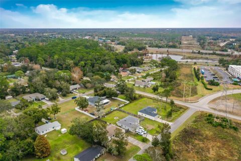 A home in DEBARY