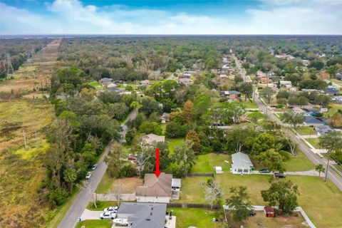 A home in DEBARY